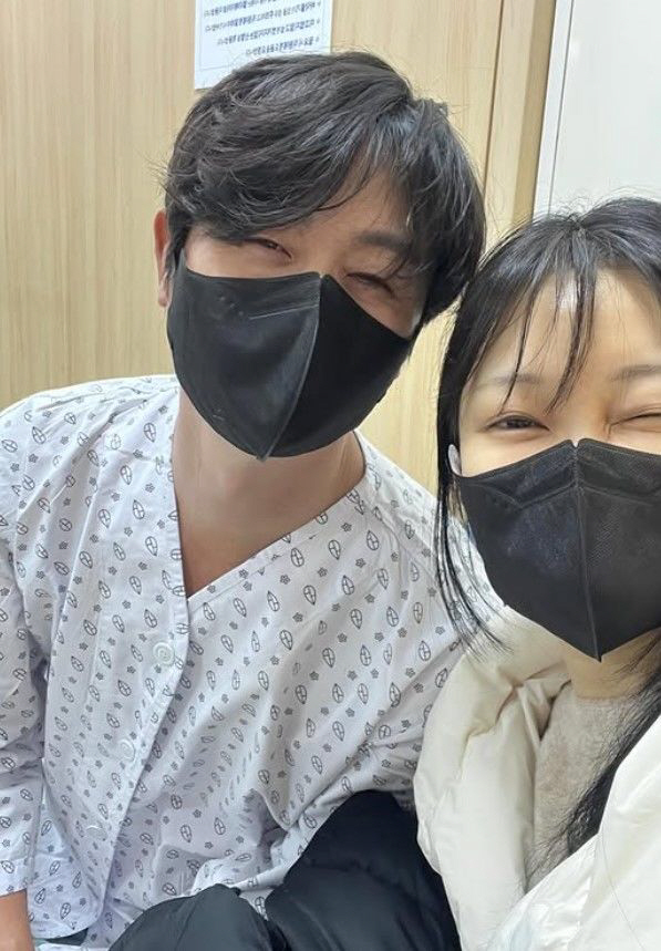  Thanks to his wife, he survived and reported Yoo Sang-moo's health in his 8th year of fighting cancer