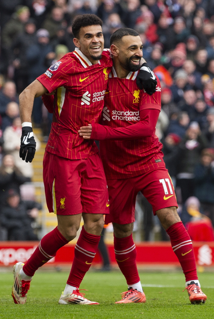 Sonny, we're still young! Salah's 23rd goal explosive top scorer, 4 goals apart from Holan right in front of him...Hwang Hee-chan is out injured → Sweat win over Liverpool Wolverhampton