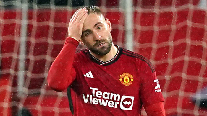 Are you a soccer player from Manchester United? A year after your start → Give up and sell