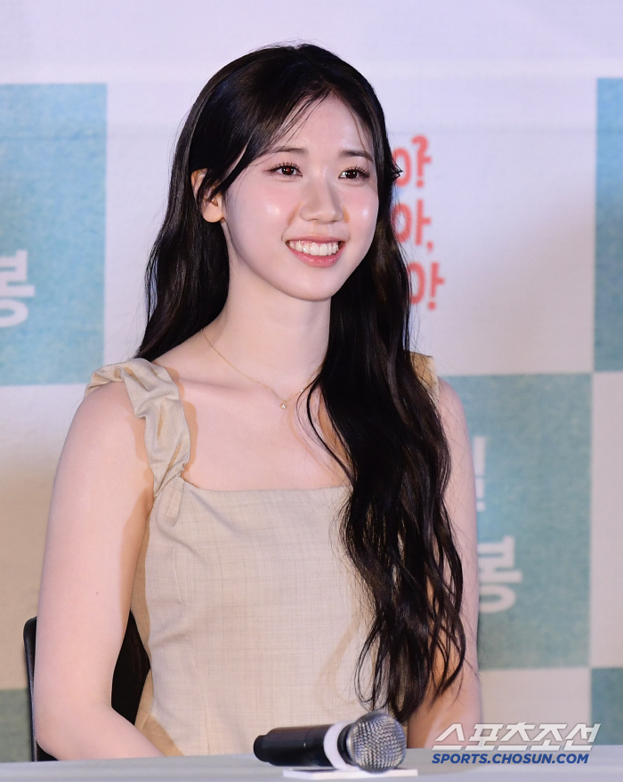  Bright and healthy smile