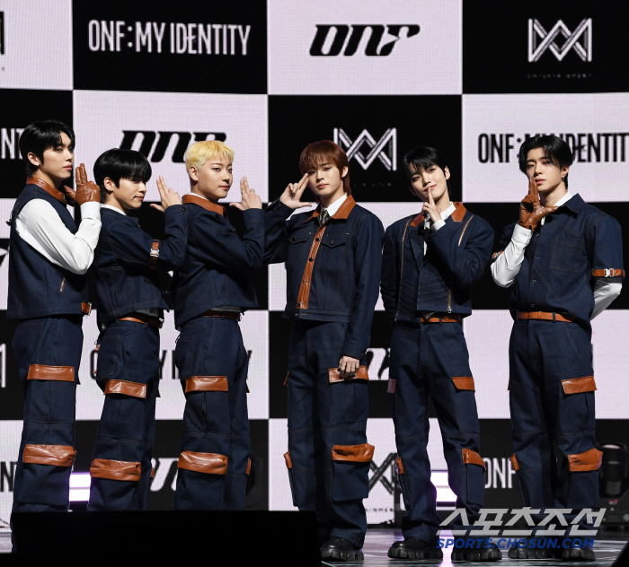  ONF's chic pose