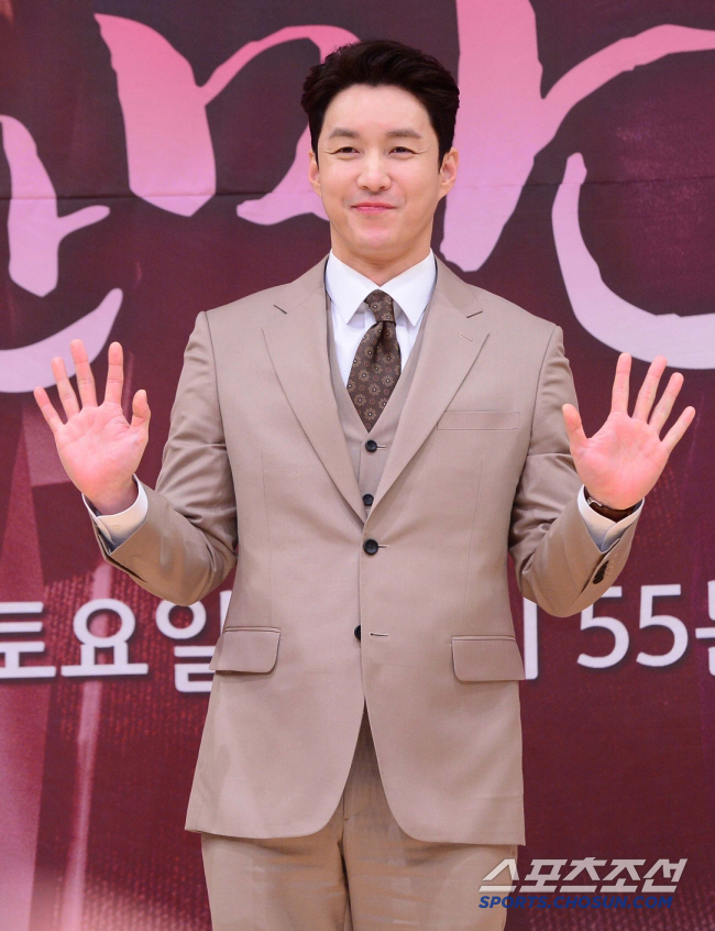 Shim Hyung-tak returns to his main job after four years of overlapping slope in a month with ♥ Saya and Deuknam 