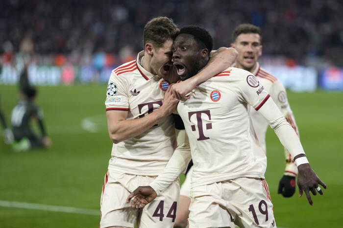 Kim Min-jae's great humiliation! Hasty tackle in front of Yang Hyun-jun → Criticized for a loss...Munich's Dramatic Final Goal Champions advance to the round of 16