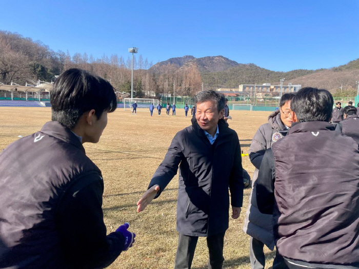 Candidate Chung Mong-gyu, who is running for the fourth term, has caught the election of KFA chairman...Proclamation of Support for Relay in Soccer, including City and Provincial Associations