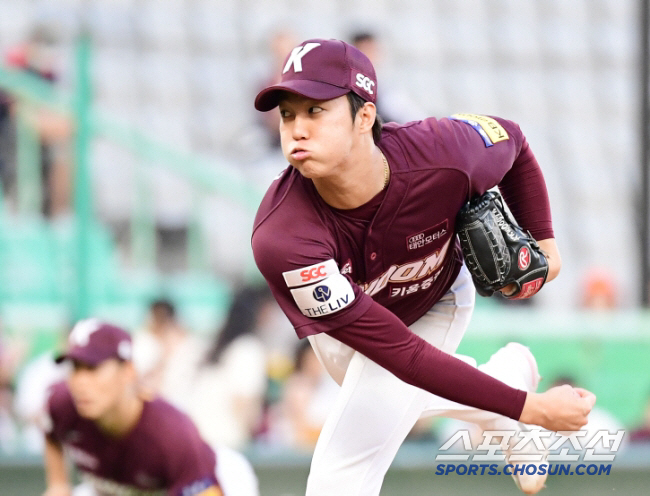 Nine consecutive defeats of shame..If Ahn Woo-jin is the starting pitcher for the Korea-Japan match, → KBO has opened the door for now