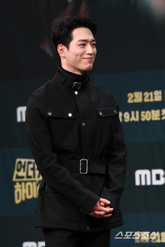  Seo Kang Jun is back. Face genius