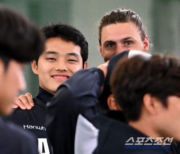 Hanwha Eagles Enters Okinawa! After the first camp, eagles go to work for the first time at the fun camp (SC Okinawa Scam)