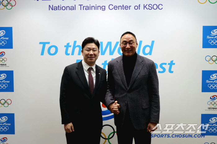 Rep. Jin Jong-oh of the Shooting Emperor visited the Jincheon Training Center to listen to the voices of senior and junior X leaders and actively support them