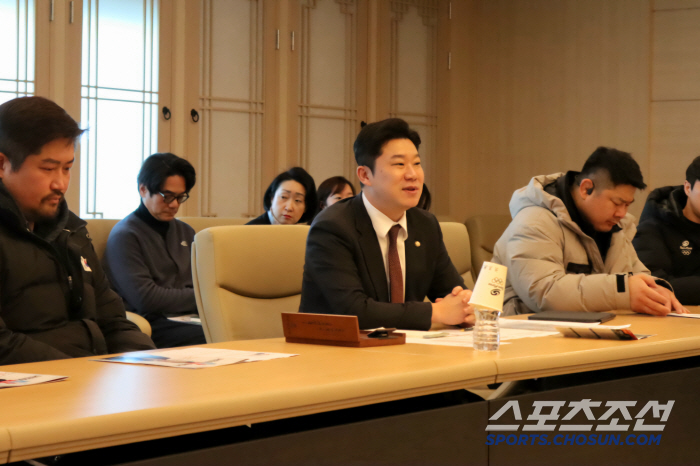 Rep. Jin Jong-oh of the Shooting Emperor visited the Jincheon Training Center to listen to the voices of senior and junior X leaders and actively support them