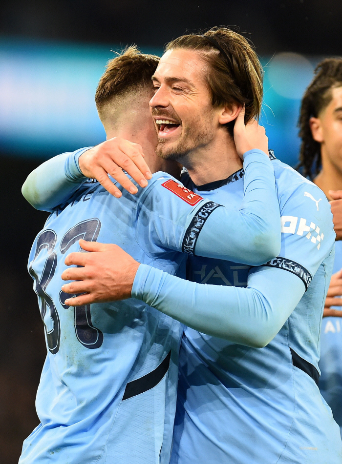 Shocking! Man City manager Pep's bold rebuilding plan decides to sell eight big stars