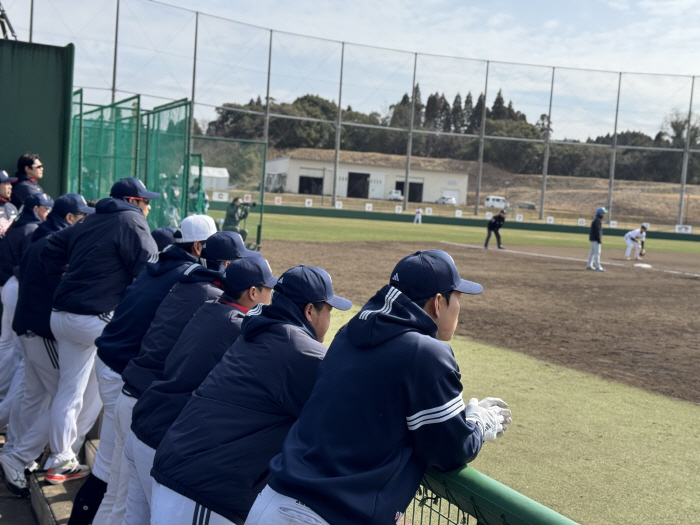 Wow, the business team is shocked! Doosan's first team, seven innings, no-hitter.. 18 complete defeat in practice. 