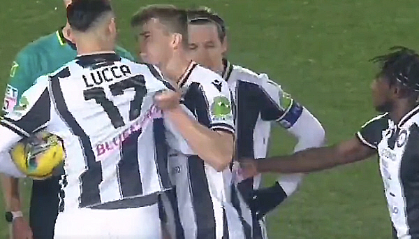 Another PK Kicker Controversy in Italy...Greedy goal scorer, right after scoring goal, replacement OUT → broke the hierarchy