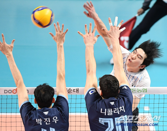 Hyundai Capital, the strongest player in history, has been confirmed to be No. 1 in the first five rounds. Recapturing No. 1 spot in 7 years → Directly to the championship. 3 to 1 turn around on Woori Card.