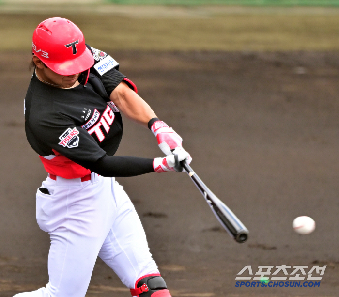 Kim Do Young Scam's first hit fancam, and the opponent's infield is icy due to lightning