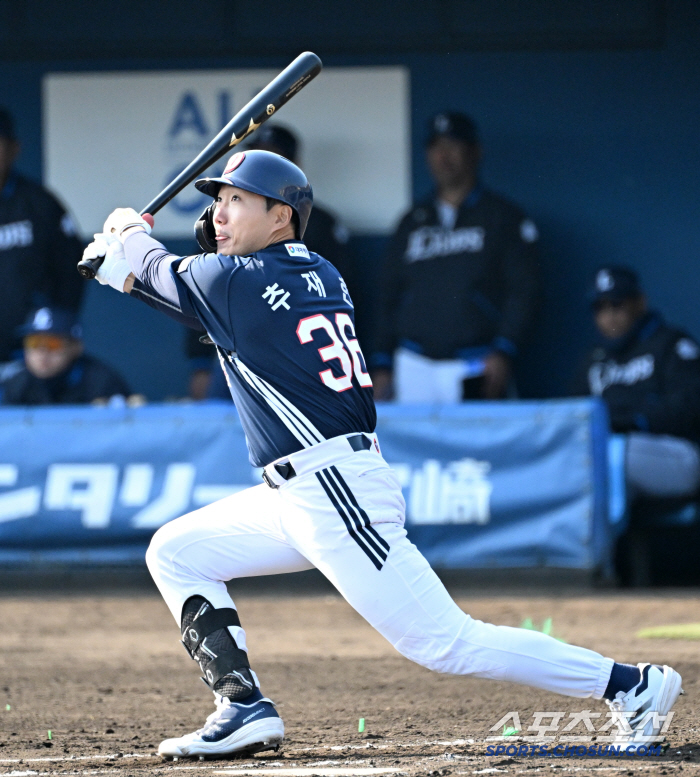 Wake up after being slapped by the unemployment team! Lotte's transfer student Choo-Choo Train 3 RBI sweep triple → Doosan overpowered Seibu's first team 54 