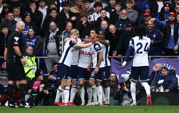 Captain Son Heung-min flew, the season's best one-man show 910 assists Tottenham to win 41 games against Ipswich → 3 consecutive league wins 