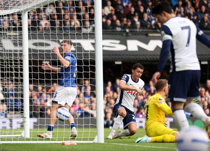 Captain Son Heung-min flew, the season's best one-man show 910 assists Tottenham to win 41 games against Ipswich → 3 consecutive league wins 