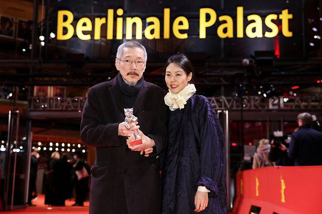  Hong Sang-soo failed to win the Berlin Film Festival..Kim Min-hee and prenatal education are the only things left