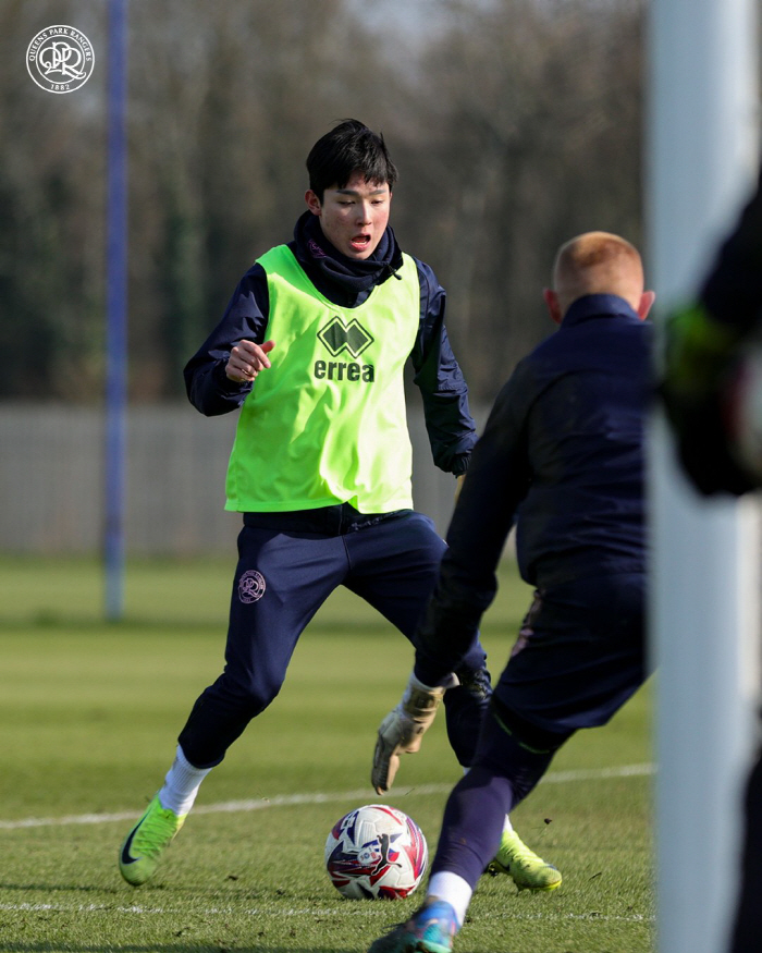 Yang Min-hyuk failed to attack P for 2 consecutive games, induced luxury crosses  fouls... QPR loses to Portsmouth by one point