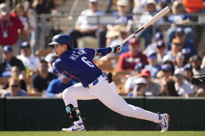 You want me to see the center field? Kim Hye-sung expanded the scope of defense use, second baseman in two games → shortstop's exclusive left-handed home and field utility