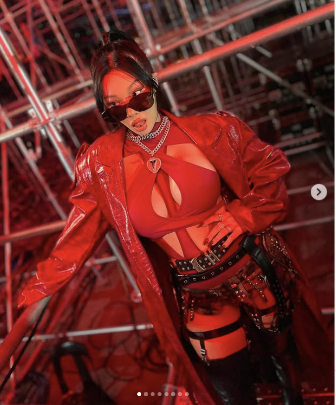 Jessi's fan assault bystander's domestic image has fallen → Counting the number of overseas return activities for the first time in five months