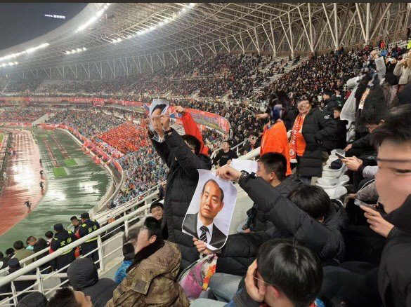 I heard the players are sick? Four days after the cancellation of the match against Ulsan, the league's opening game was intact in Shandong…Was it because of Chun Doo-hwan's portrait