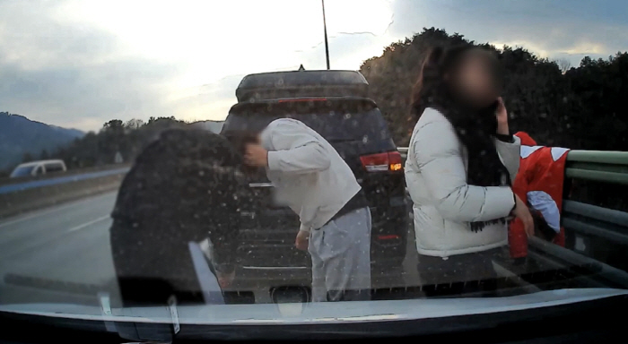 I'll go to prison if I get a sentence...Car driver at crosswalk stunned by brazen response to apology (Hannbley)