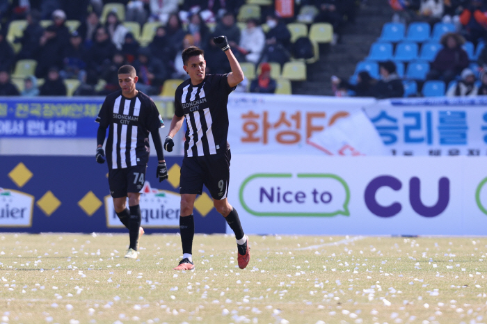 Attack spearhead → Kim Cheon Sangmu's first win, Lee Dong-kyung, MVP of the second round of K League 1, honored