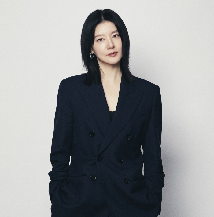  Lee Young-ae returns to the theater after 32 years..He's coming back as Gabler