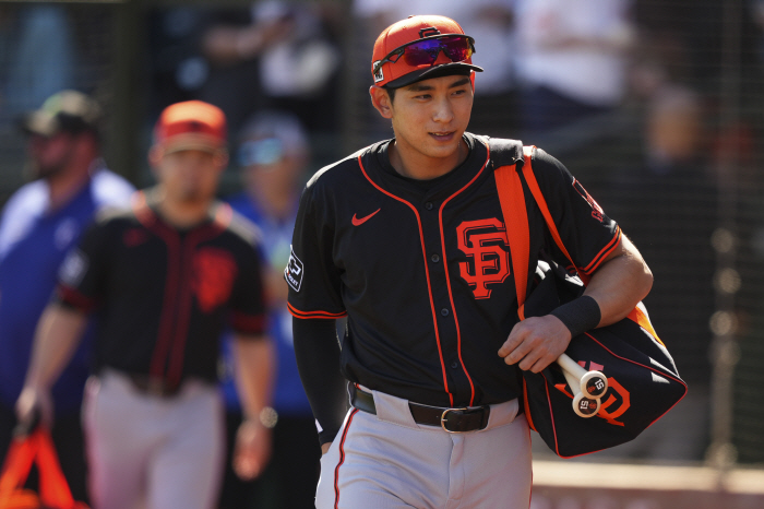 Yesterday, I would have swung and missed, but it wasn't a home run that Melvin was satisfied withLee Jung-hoo looks comfortable