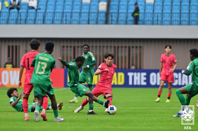 Challenge to win for the first time in 13 years, stopped in the semifinals. South Korea lost to Saudi Arabia after a close game in penalty shootout → failed to advance to the final 