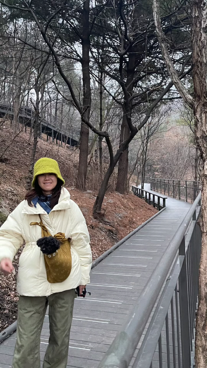 Gong Hyo-jin Bids Farewell to ‘When the Stars Gossip’ Amid Criticism