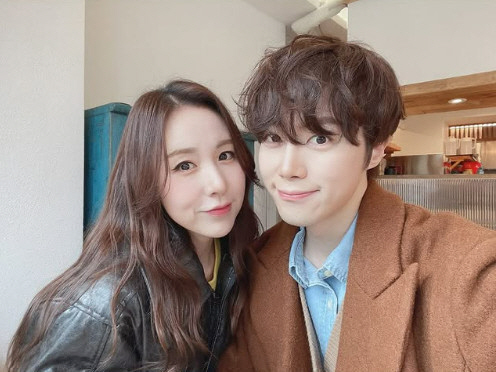  Even in the 6th year of marriage, it's sweet...Kan Mi-yeon ♥ Hwang Paul, the couple's visuals are becoming more and more alike