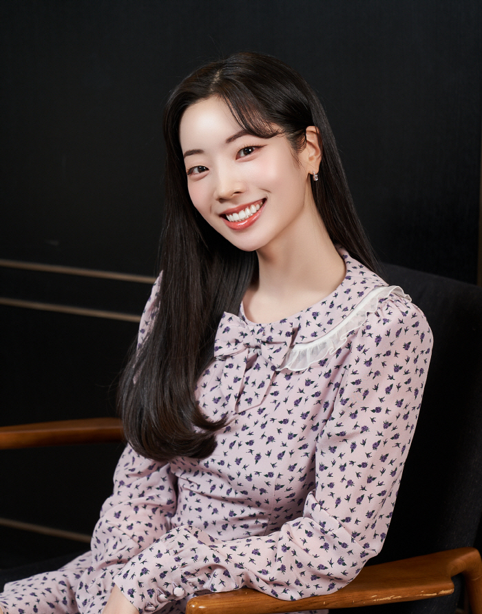  Dahyun acting is my long-time dream..TWICE's individual activities will be released after 10 years. (Back then)