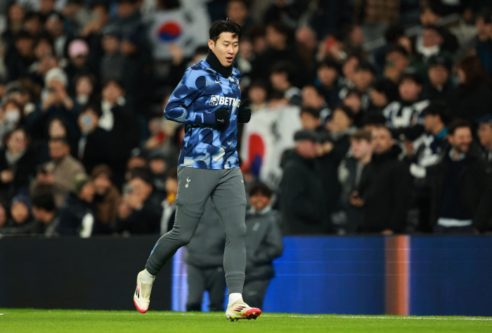 Oh, I should've floated it! Son Heung-min's replacement card fiasco, and Golden Chance, the equalizer against Manchester City, failed. Tottenham's 4th win in a row frustrated, 01 defeat to Manchester City