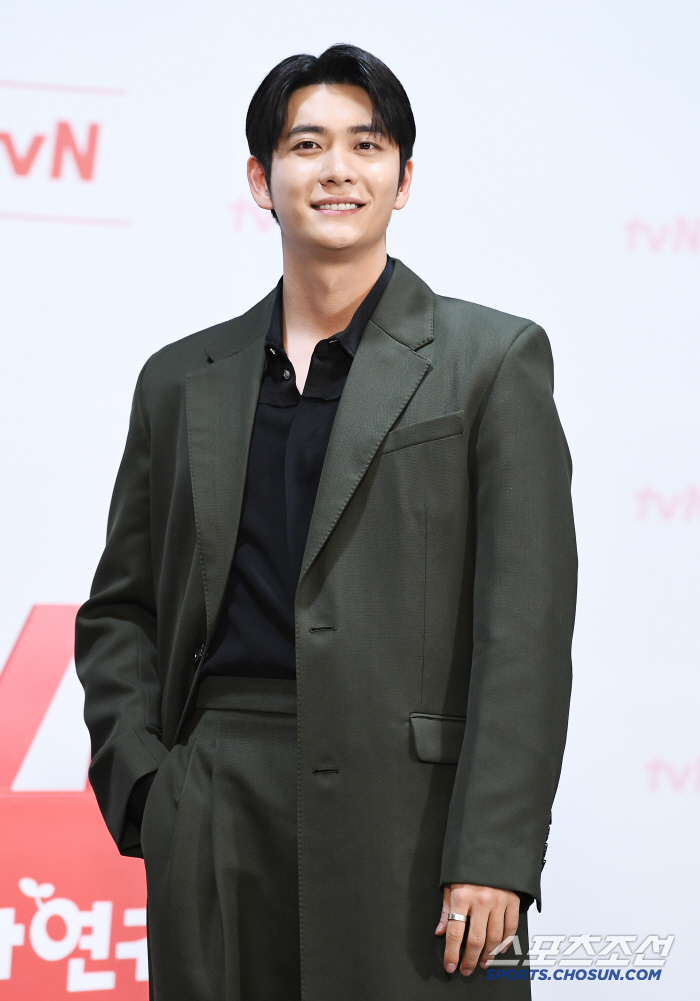  Kang Tae-oh, a smile that calls for love