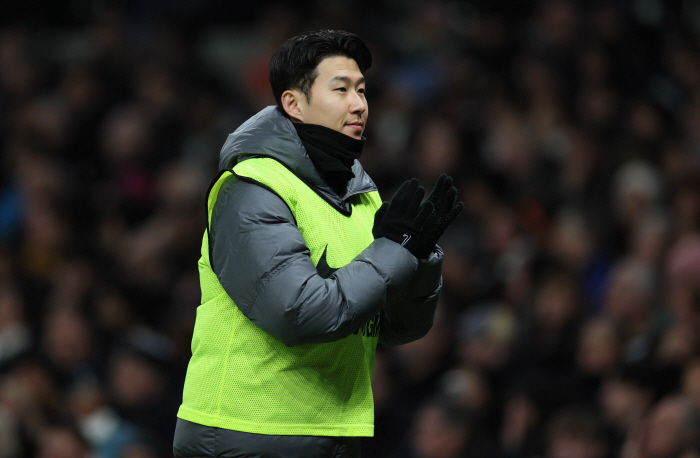 What a waste, Son Heungmin! SON 67th minute Tottenham shock lineup ends 01 defeat by Holan's return goal Man City