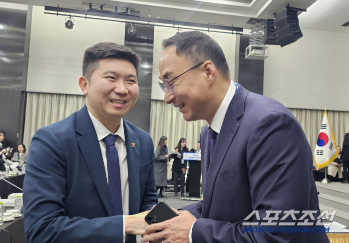 Yoo Seung Min, chairman of the Korea Sports Council, begins his term with the first general meeting of delegates so that all athletes can be proud.