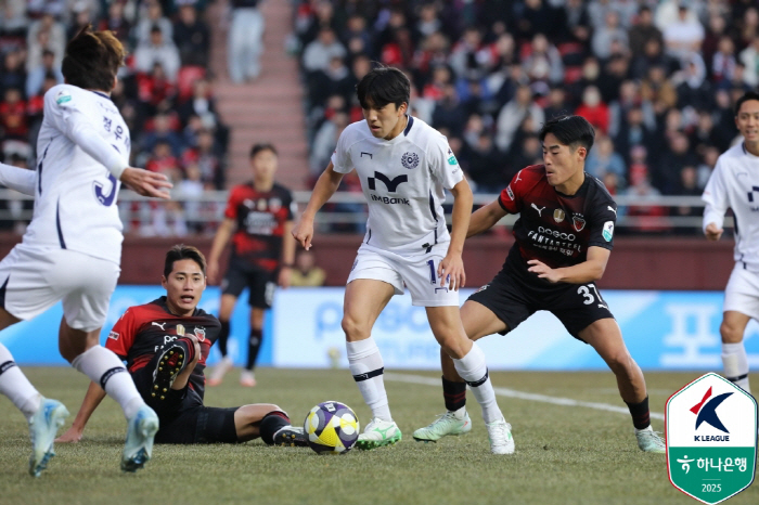 We're on the verge of losing 3 times in a row! Pohang leads the season's first scoreless game against Daegu in 00 draw 