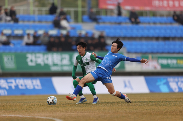 Han Seung-yong Theater's Header Goal Konkuk University took Chung-Ang University 31 at the end of the extension and recaptured the top in 20 years