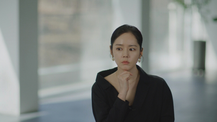 Han Ga-in, mysticism. I shouldn't have taken it off...Sighing at controversy over polar mothers and luxury full-setting 