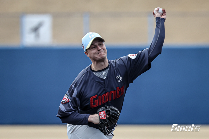 My ball is slow? Up to 151km of fastball → right-handed batters and full sweeper...Davison's confidence proved in practice  