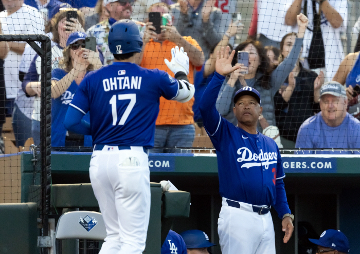 Won't you hit as much as you did last year? Ohtani, a high school senior who was happy with his first home run, did the manager operate?