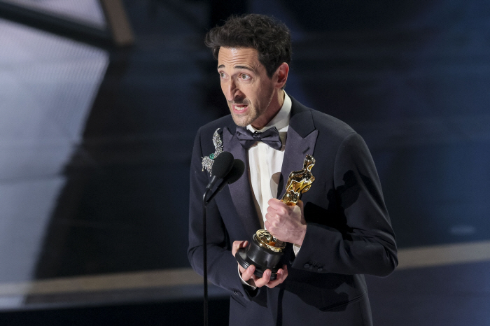  Adrian Brody, Kylie Jenner ♥ Beat Timothy Chalamet to win his second leading role award