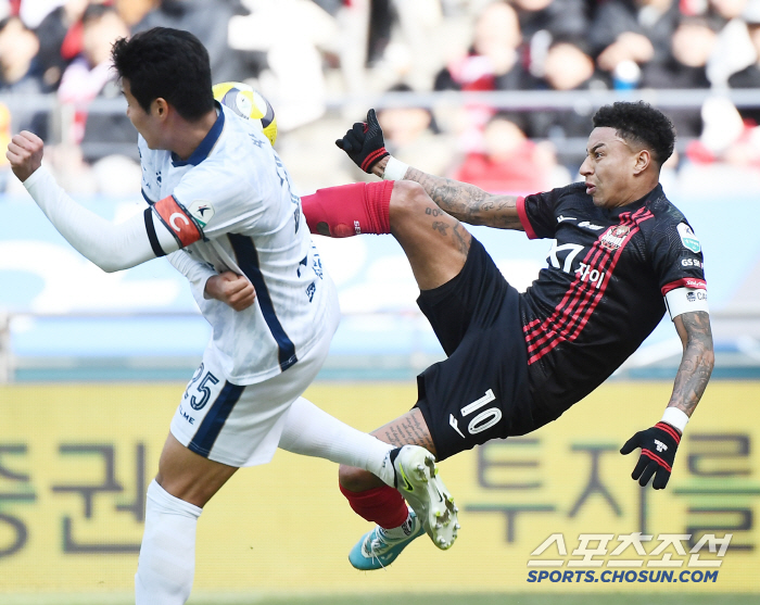 Chung Jung-yong's regret for using the irregularity because of the Seoul turf, which was silent even after writing all the cards, from the anomalous lineup to Banks