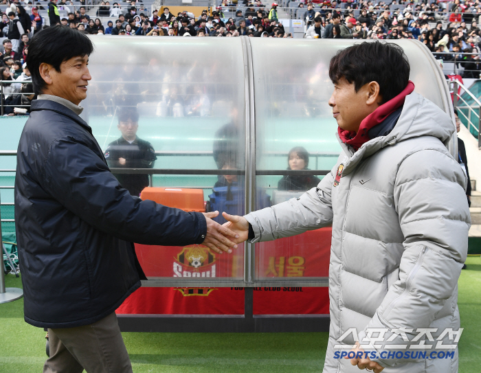 Chung Jung-yong's regret for using the irregularity because of the Seoul turf, which was silent even after writing all the cards, from the anomalous lineup to Banks