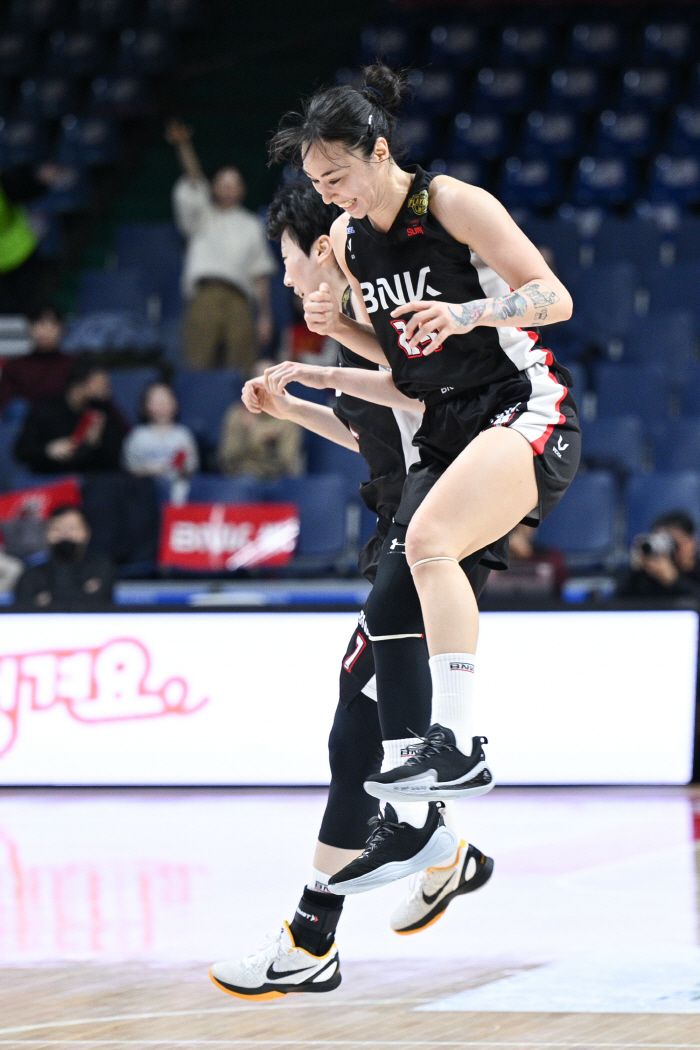 Cleared the weakness of height with an outpouring! BNK beats Samsung Life Insurance to win the first round of PO