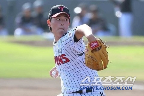 Hit → ball ball ball → ball ball ball 150km fastball alone loaded with nine bases and a steel plate. Shocking first-team debut of a fastball prospect. Will the big sigh effort of the rancour go up in smoke? 