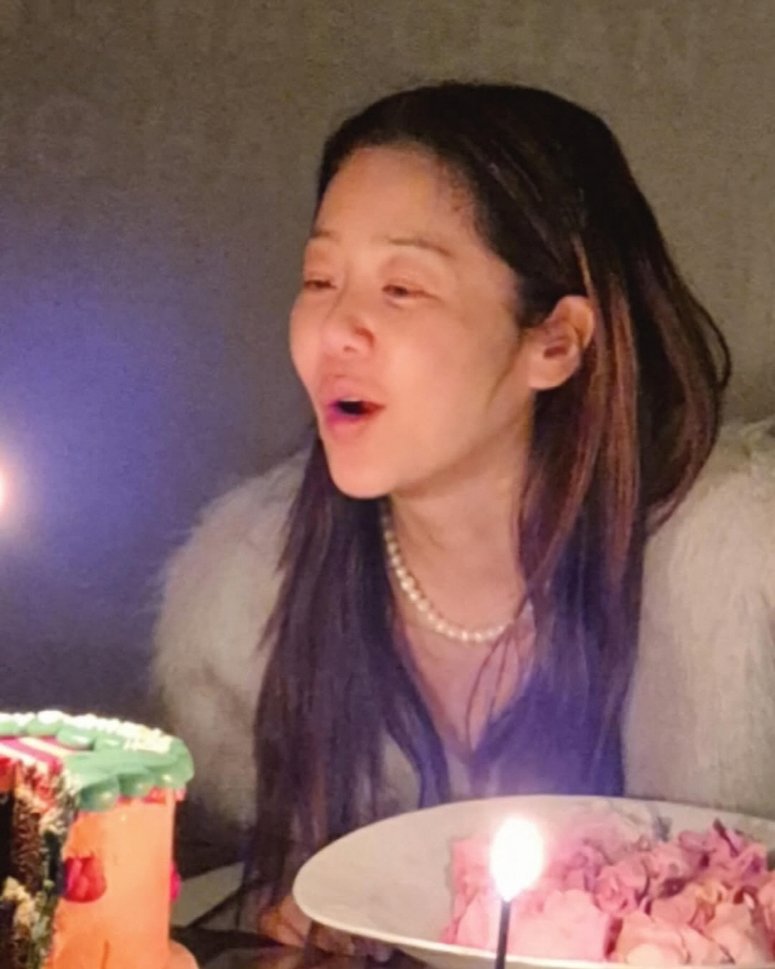 Ko Hyun-jung, thank you for a fancy birthday party gift  I've never seen you act cute before
