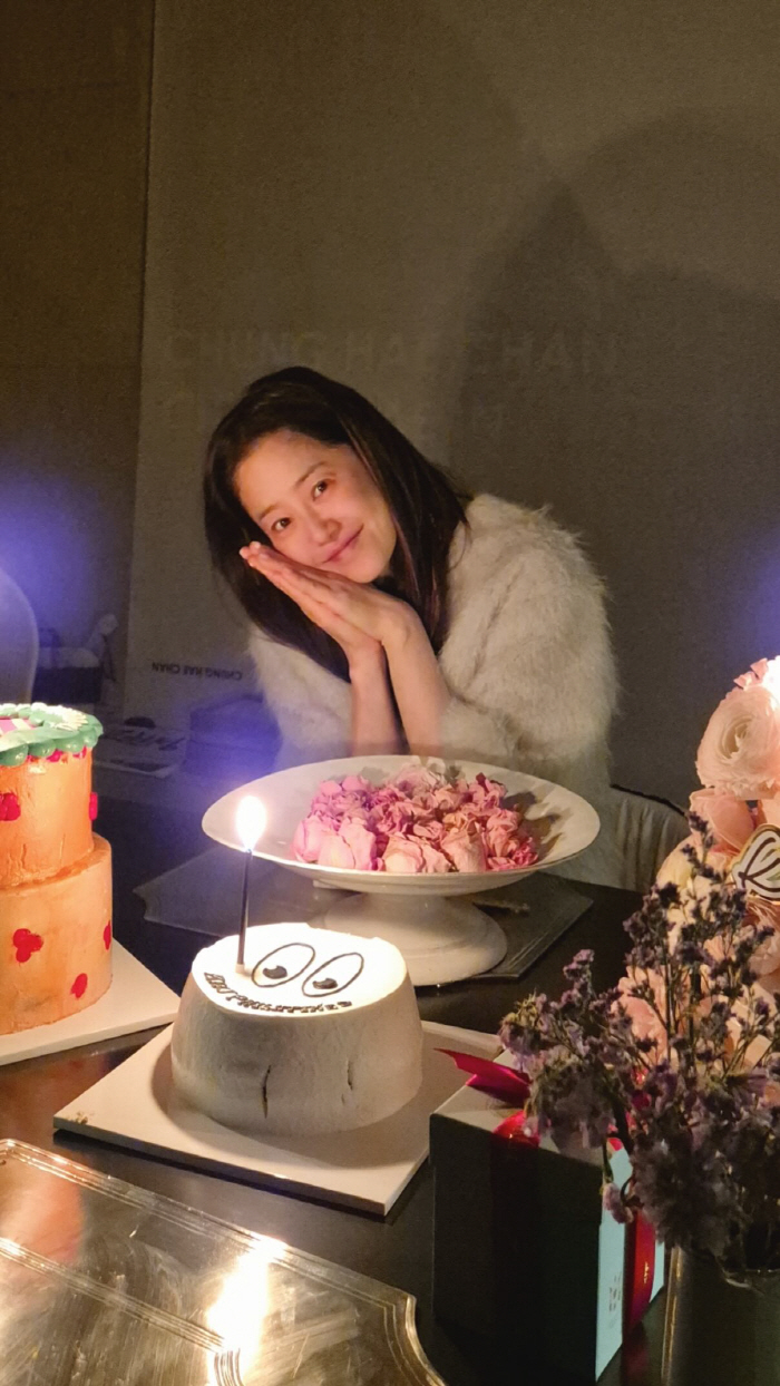 Ko Hyun-jung, thank you for a fancy birthday party gift  I've never seen you act cute before